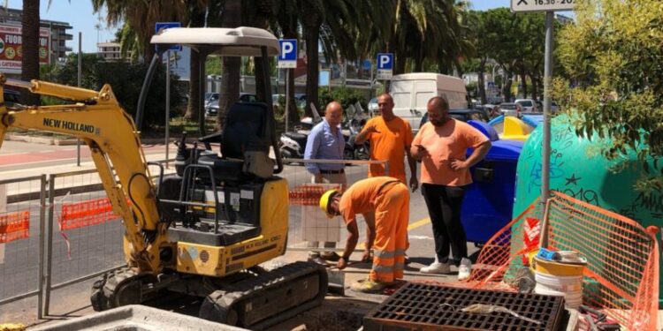 07 08 19 In Corso Lavori Per Estensione Rete Fognaria In Viale Di Vittorio 1