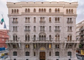 Palazzo Dell'acqua Bari Ingresso Principale