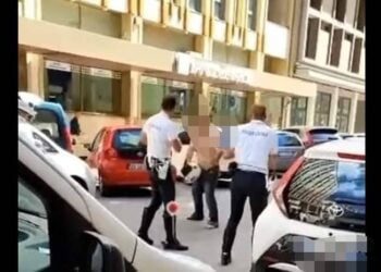 Via Abate Gimma Aggressione Polizia Locale