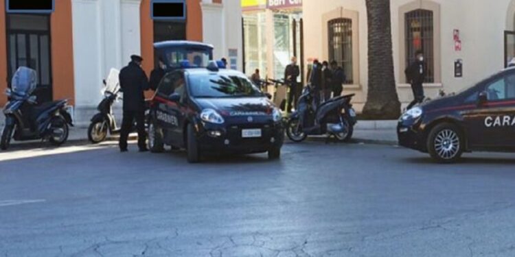 Carabinieri Piazza Moro Stazione Bari