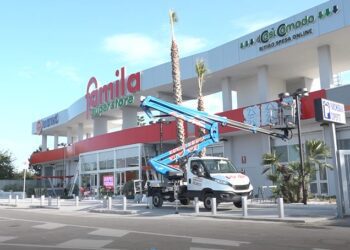 Famila Superstore