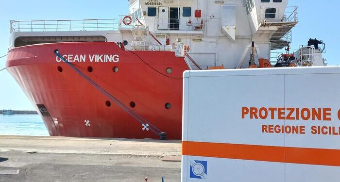 Migranti: Arrivati In 306 A Pozzallo, Giunti Su Ocean Viking