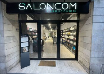 Salon Com 1