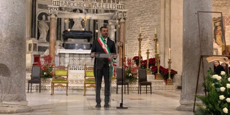 21 12 22 Il Saluto Del Sindaco Decaro Alla Veglia Per La Pace Organizzata Dalla Cei E Dall’arcidiocesi Di Bari Bitonto Sulla Tomba Di San Nicola