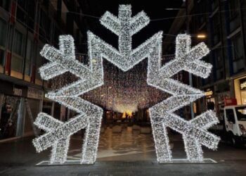 Luminarie Bari Via Sparano Fiocco Neve