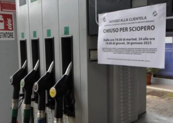 Benzinai sciopero