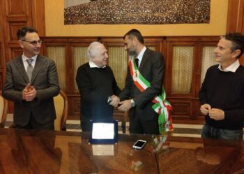 14 02 23 Questa Mattina La Consegna Un Riconoscimento Alla Pizzeria Da Donato Per I 50 Anni Di Attività 2 (1)