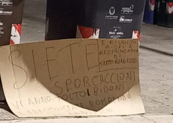 Cartello rifiuti