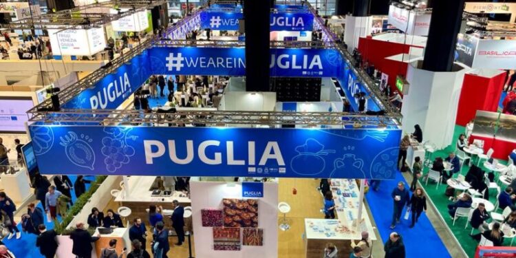 Stand Puglia Dall'alto (3)