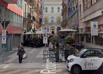 Via Roberto Da Bari