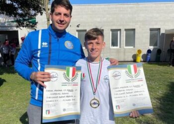 Canoa Maratona Cosimo Caterino Del Cc Barion Campione D'italia Con Allenatore Dario Bianchini