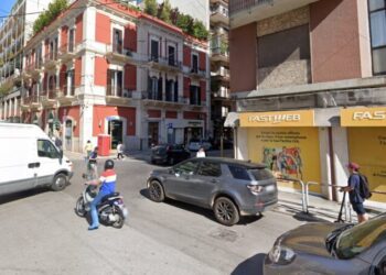 Via De Giosa Carulli Monopattino