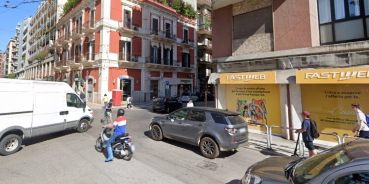 Via De Giosa Carulli Monopattino
