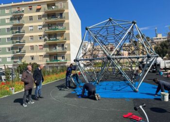 19 04 23 Stamattina Il Sopralluogo Della Commissione Lavori Pubblici Nell’area Ludica Del Parco Intitolato A Maria Maugeri 1
