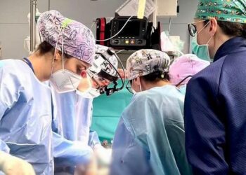 Prof Tandoi In Sala Operatoria Per Trapianto