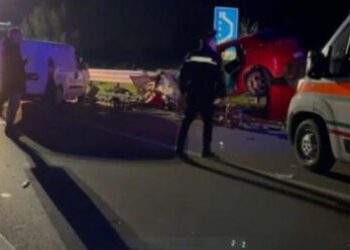 ++ Auto Contro Furgone, 3 Morti Nel Tarantino ++