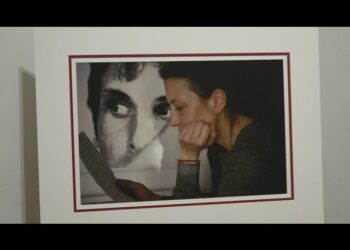 “involontariamente, Amo”: 41 Scatti In Mostra Con Le Poesie Di Vinny Moretti