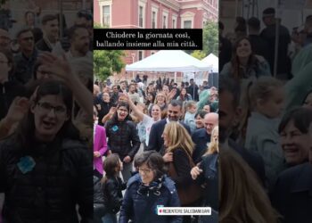 Bari, Il Sindaco Decaro Balla Sulle Note Di Annalisa: “ho Visto Lei Che Bacia Lui…” – Video