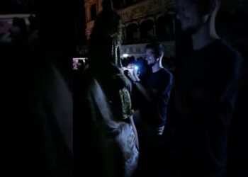 Bari, Proposta Di Matrimonio Al Concerto Di Concato: Sulle Note Di ‘m’innamoro Davvero’ Arriva L’anello – Video