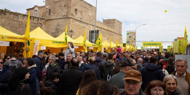 Folla Al Villaggio Coldiretti Bari