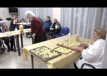 Nunzia Di Bari Vecchia A Lezione Di Orecchiette Nella Casa Di Riposo: “È Stato Come Ritrovare Mia Mamma Franca”