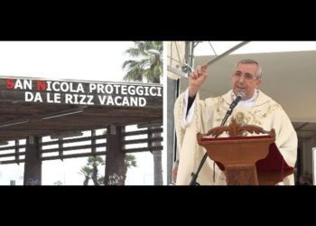 ‘san Nicola Proteggici Da Le Rizz Vacand’, Il Vescovo Satriano Promuove La Scritta Sul Molo: “frase Verissima” – Video