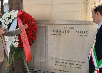 04 06 23 Il Sindaco Decaro Alla Cerimonia In Ricordo Di Tommaso Fiore A 50 Anni Dalla Morte