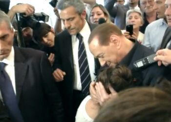 Berlusconi Bacio