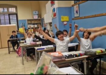 La Febbre Da Playoff Arriva Anche In Classe, Gli Alunni Cantano L’inno Del Bari – Video