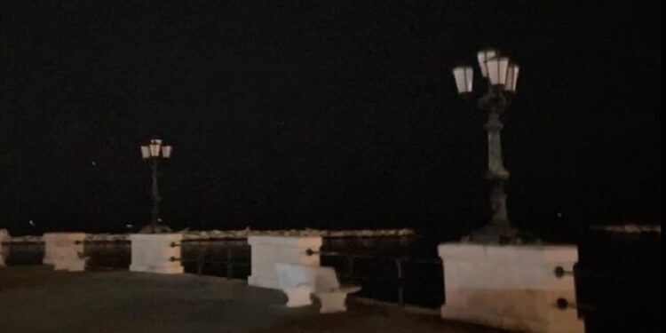 Lampioni Spenti
