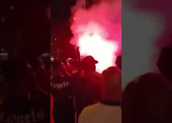Playoff, Il Bari Pareggia E In Città Esplode La Festa: Cori E Fumogeni Dal Centro A Torre Quetta – Video