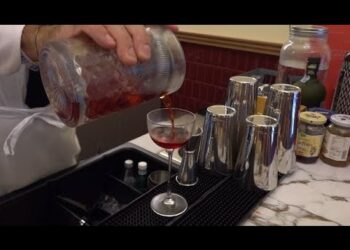 A Bari Il Primo Vintage Bar Con Cocktail Anni ’60, Si Chiama ‘chinato’ E Piace (anche) Agli Anziani – Video