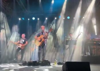 Daniele Silvestri Incanta Corato, Il Concerto: Dalla Magia Di ‘occhi Da Orientale’ Alla Carica Di ‘salirò’ – Video