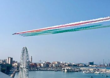 Le Frecce Tricolori Dipingono Il Cielo Di Bari: Il Saluto Alla Città Prima Dell’air Show Di Giovinazzo – Video
