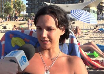 Pane E Pomodoro Spiaggia Sicura? Il Nostro Sondaggio Tra I Bagnanti: “facciamo A Turno Per Un Tuffo” – Video
