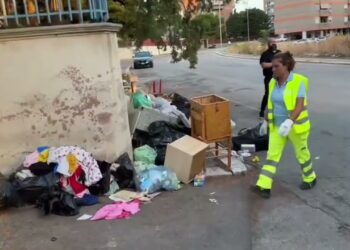 San Paolo, Montagne Di Rifiuti In Via Candura Nonostante Il Porta A Porta. Lo Sfogo Amiu: “situazione Insostenibile” – Video