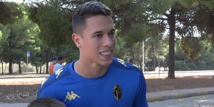 Ssc Bari, Primo Allenamento Per Brenno In Biancorosso: L’abbraccio Dei Tifosi – Video
