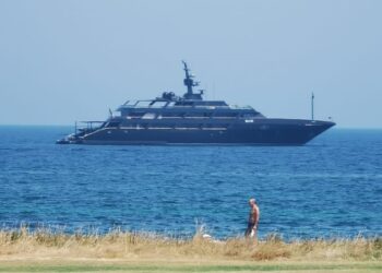 Yacht Armani