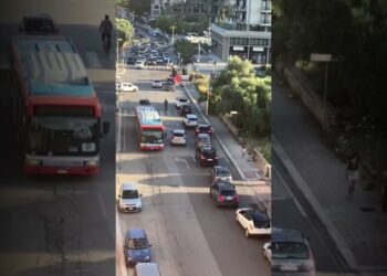 Poggiofranco, video dei residenti mostra caos con doppio senso di marcia. Il Comune: “Stiamo valutando” – VIDEO