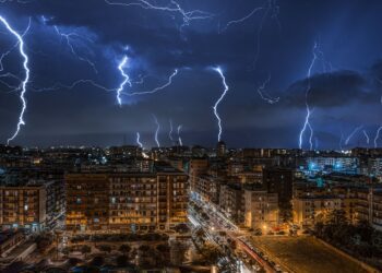 Fulmini Su Bari Min