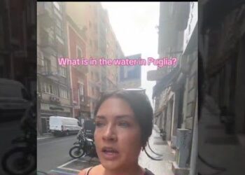 Bari, La Tik Toker Emmy: “cosa C’è Nell’acqua Che Vi Rende Così Carini?” – Video