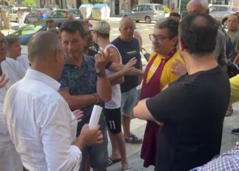 Japigia, Continua La Protesta Sulla Pista Ciclabile. Decaro Incontra I Commercianti: “persi Tanti Clienti” – Video