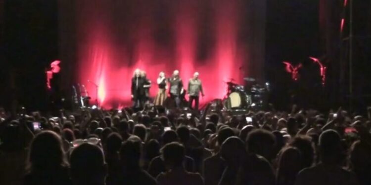 Robert Plant Infiamma Bari: “la Storia Della Musica Rock Sul Nostro Lungomare” – Video