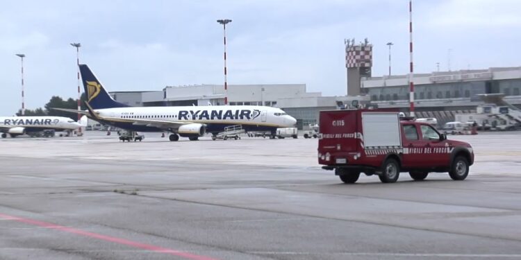 Ryanair, ‘taglia Rotte’ Dopo Il Decreto Sul Caro Voli: Da Ottobre Stop Ai Collegamenti Tra Bari E Alghero