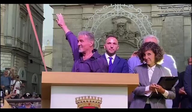 Sylvester Stallone A Gioia, Il Discorso: “siete Belli E Forti. Orgoglioso Di Essere Gioiese” – Video