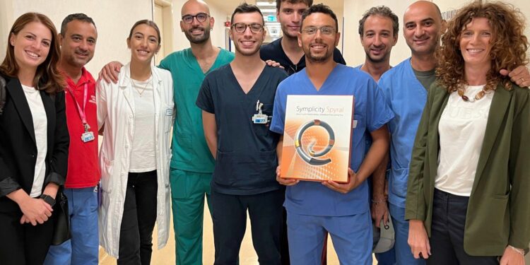 Iacovelli Con Equipe Cardiologia Universitaria