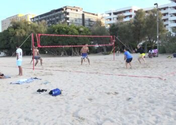 Ad Ottobre Al Mare Come In Estate: A Bari Gli Ultimi Bagni In Attesa Dei Primi Freddi – Video