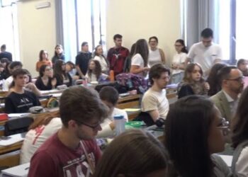 Aule Sovraffollate In Ateneo, Studenti Per Terra E Corsa Ai Posti A Sedere: “poche Aule Per Lezioni” – Video