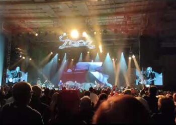“mamma Mia Come Canta Bari”, Il Palaflorio In Delirio Per I Pooh: La Band è Pronta Per Il Bis – Video