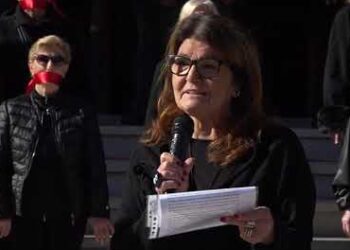 Bari, La Violenza Sulle Donne Raccontata In Un Flash Mob: Storie Vere Dal Libertà. Poi Il Saluto A Giulia – Video